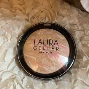 Laura Geller Powder foundation